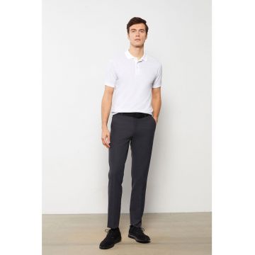 Tricou polo cu model si fenta cu nasturi
