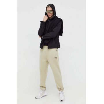 Superdry pantaloni barbati, culoarea bej, cu imprimeu