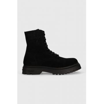 Tommy Jeans cizme din piele intoarsa TJM CASUAL BOOT SUEDE barbati, culoarea negru, EM0EM01336