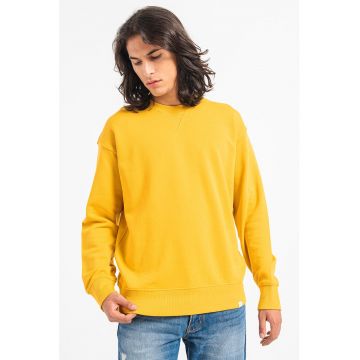 Bluza sport cu decolteu la baza gatului