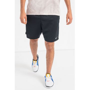 Pantaloni scurti cu buzunare oblice si tehnologie Dri-FIT - pentru fitness