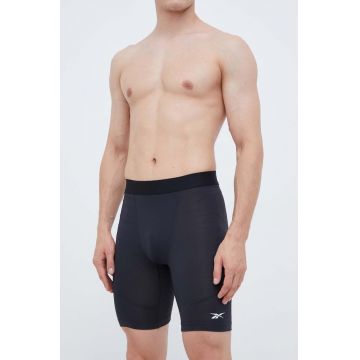 Reebok pantaloni scurți de antrenament culoarea negru