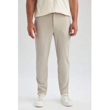 Pantaloni cu aspect striat