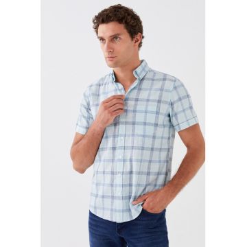 Camasa regular fit in carouri