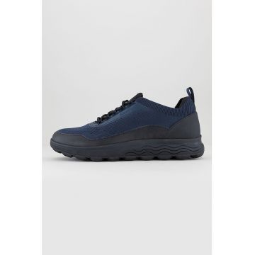 Pantofi sport cu segmente din tricot