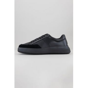 Pantofi sport de piele cu garnituri de piele intoarsa