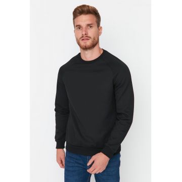 Bluza sport cu decolteu la baza gatului si maneci raglan