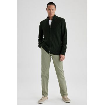 Cardigan cu fermoar si guler mediu