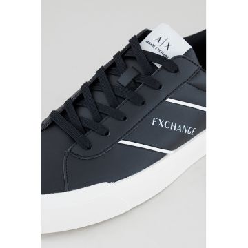 Pantofi sport low-cut de piele ecologica cu detaliu logo
