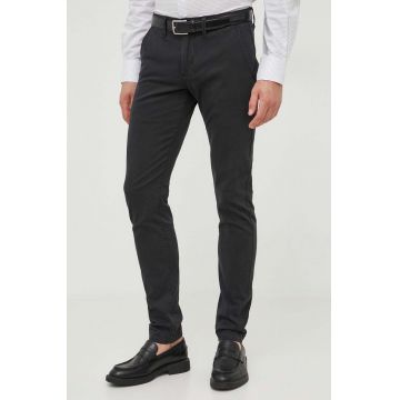 Pepe Jeans pantaloni Charly barbati, culoarea negru, mulata