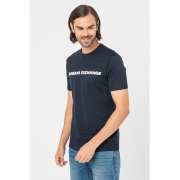 Tricou cu decolteu la baza gatului si imprimeu logo