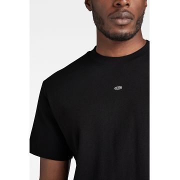 Tricou lejer cu decolteu la baza gatului Moto