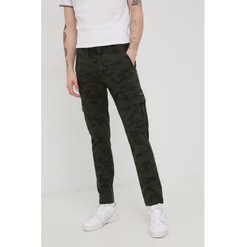 Superdry pantaloni barbati, culoarea verde, mulata