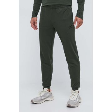 EA7 Emporio Armani pantaloni de trening din bumbac culoarea verde, neted