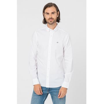 Camasa slim fit cu guler fixat cu nasturi
