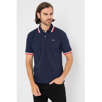 Tricou polo cu detalii contrastante