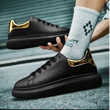 Adidasi barbati casual negri cu auriu VIP ZR 777