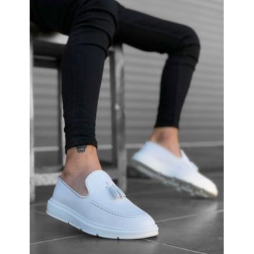 Mocasini barbati albi cu ciucuri B7857 T55-1