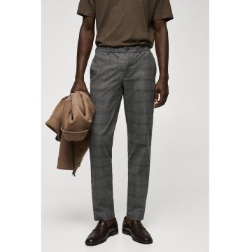 Pantaloni slim fit cu model in carouri Brest