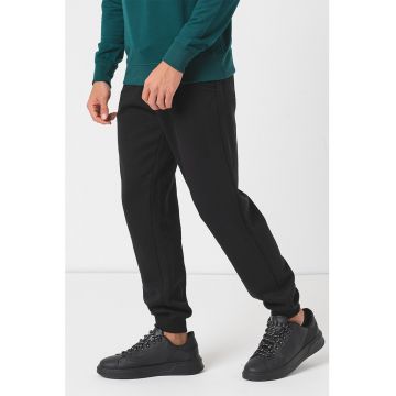 Pantaloni sport cu snur in talie