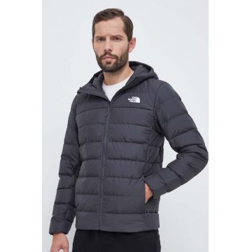 The North Face geaca de puf barbati, culoarea gri, de iarna