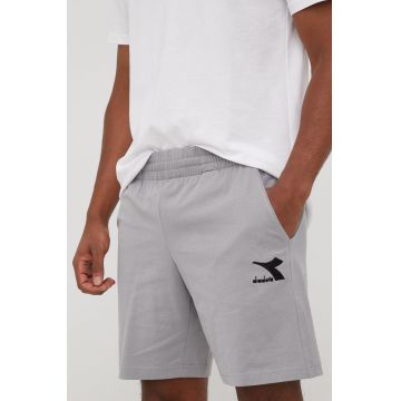 Diadora pantaloni scurti din bumbac barbati, culoarea gri