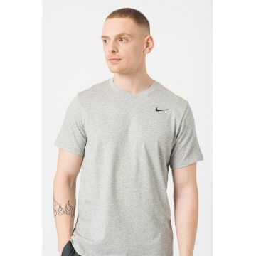 Tricou cu tehnologie Dri-FIT si decolteu la baza gatului - pentru fitness