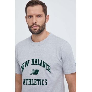 New Balance tricou din bumbac barbati, culoarea gri, cu imprimeu