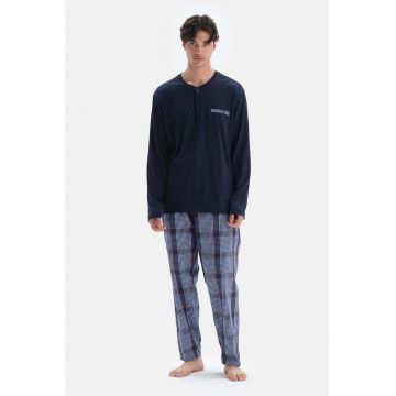 Pijama de bumbac cu fenta cu nasturi