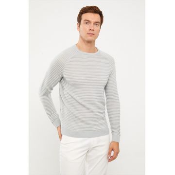 Pulover cu maneci raglan