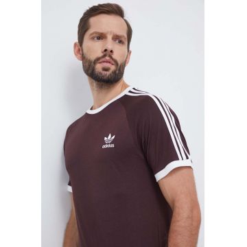 adidas Originals tricou din bumbac barbati, culoarea maro, cu imprimeu