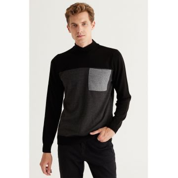 Pulover tricotat fin cu buzunar pe piept Pulover tricotat fin cu buzunar pe piept