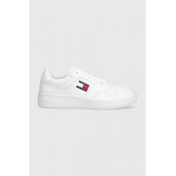 Tommy Jeans sneakers din piele TJM RETRO BASKET ESS culoarea alb, EM0EM01395 Tommy Jeans sneakers din piele TJM RETRO BASKET ESS culoarea alb, EM0EM01395