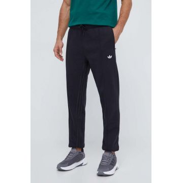 adidas Originals pantaloni de trening culoarea negru, cu imprimeu