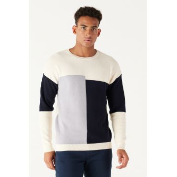 Pulover cu decolteu la baza gatului si model colorblock