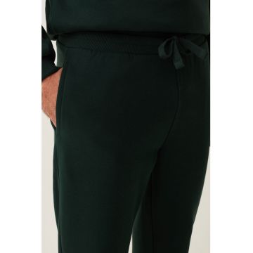 Pantaloni regular fit de trening cu buzunare laterale