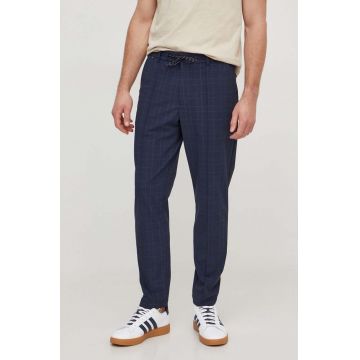 BOSS pantaloni barbati, culoarea albastru marin, cu fason chinos