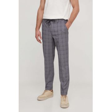 BOSS pantaloni barbati, culoarea gri, cu fason chinos