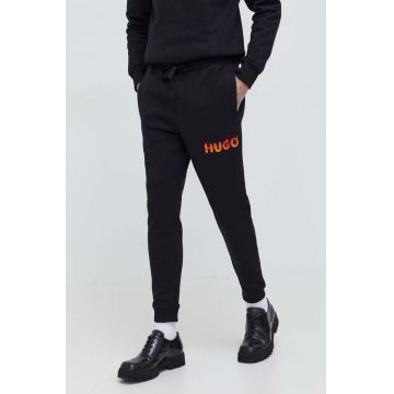 HUGO pantaloni de trening din bumbac culoarea negru, cu imprimeu