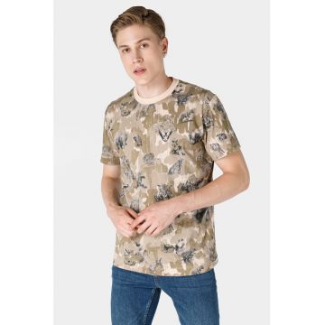 Tricou cu imprimeu si decolteu la baza gatului