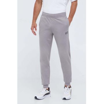 EA7 Emporio Armani pantaloni de trening din bumbac culoarea gri, neted