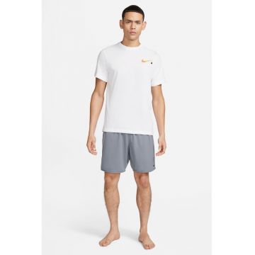 Pantaloni scurti cu buzunare oblice si tehnologie Dri-FIT - pentru antrenament