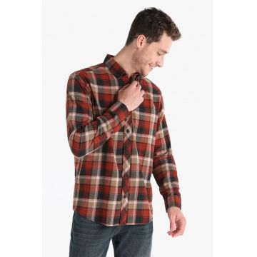 Camasa in carouri cu buzunar aplicat pe piept Camasa in carouri cu buzunar aplicat pe piept