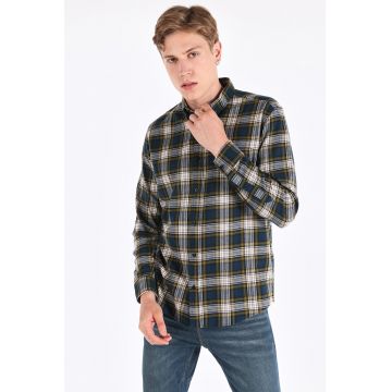 Camasa in carouri cu buzunar aplicat pe piept Camasa in carouri cu buzunar aplicat pe piept