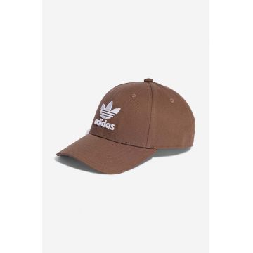 adidas Originals șapcă de baseball din bumbac culoarea maro, cu imprimeu IB9970