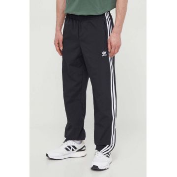 adidas Originals pantaloni Adicolor Woven Firebird Track top bărbați, culoarea negru, cu model, IT2501