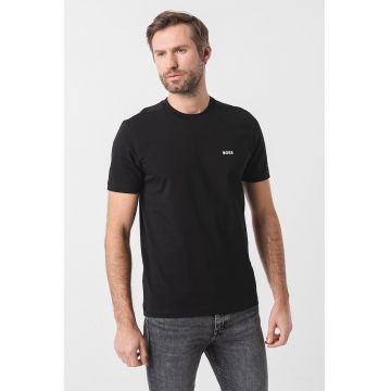 Tricou cu logo discret si decolteu la baza gatului