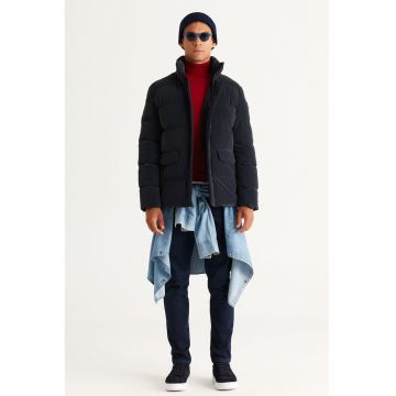 Geaca matlasata cu guler inalt - Alb/Negru