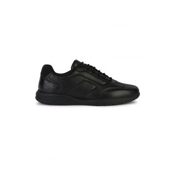 Pantofi sport low-cut din piele cu segmente din material sintetic