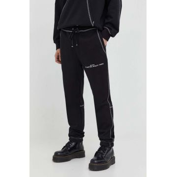 HUGO pantaloni de trening din bumbac culoarea negru, cu imprimeu